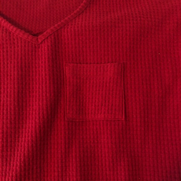 Red sweater - Picture 3 of 3